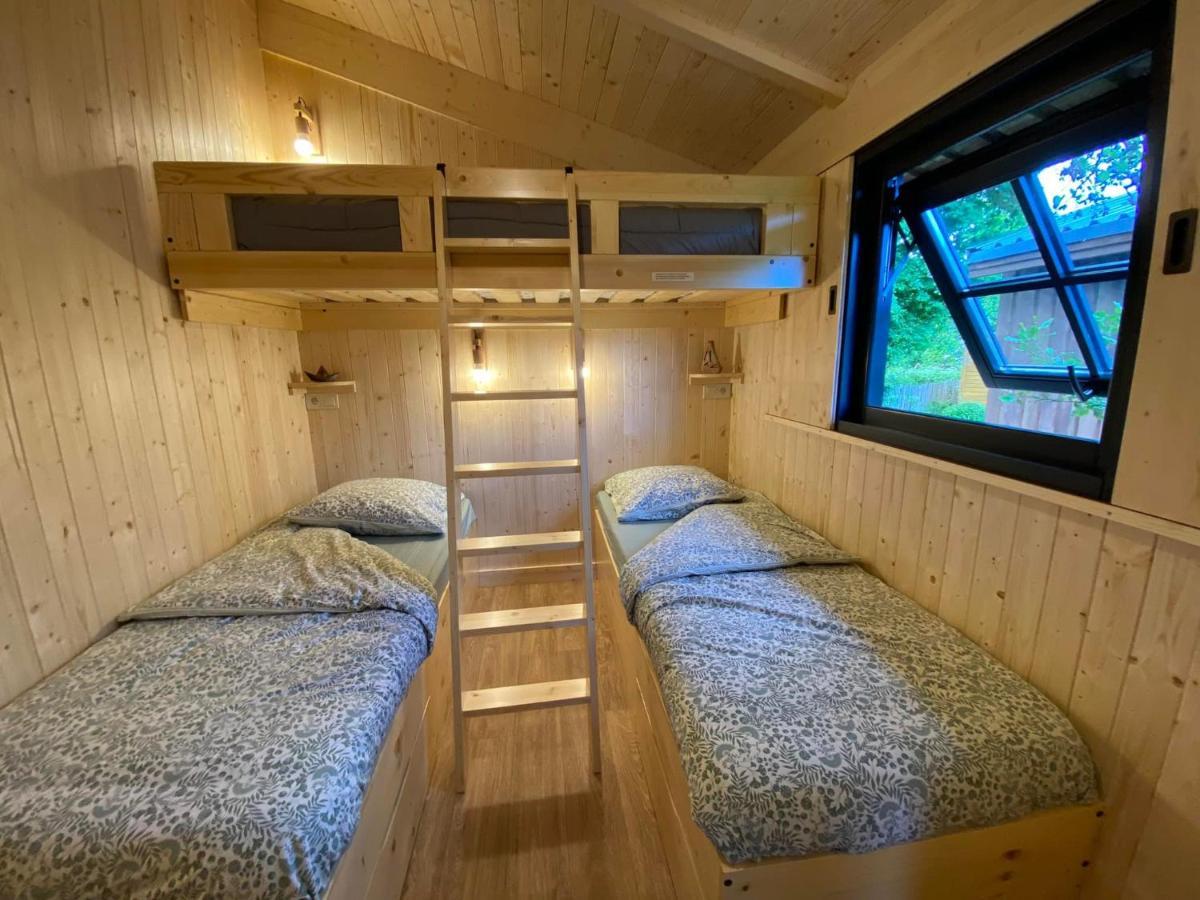 Camping De La Plage De Cleut-Rouz Fouesnant Exteriör bild